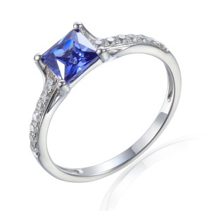 585/1000 Gold ring with  synthetic sapphire, 2,11 gr - 41529R017