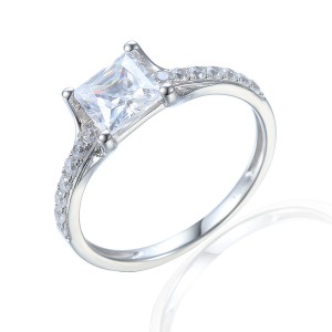 Zlatý prsten se syntetickým zirkon 585/1000,  2,16 gr - 41529R021